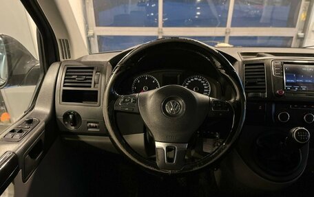 Volkswagen Caravelle T5, 2010 год, 1 650 000 рублей, 10 фотография