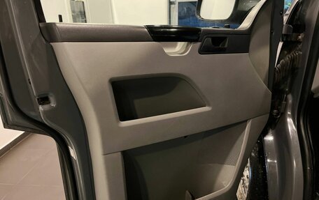 Volkswagen Caravelle T5, 2010 год, 1 650 000 рублей, 17 фотография