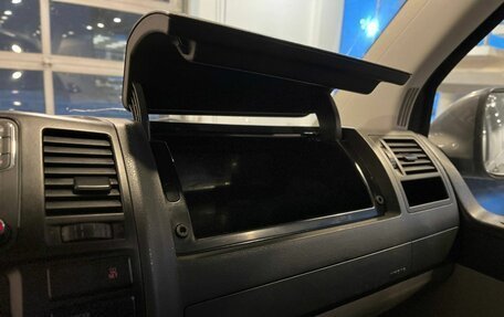 Volkswagen Caravelle T5, 2010 год, 1 650 000 рублей, 22 фотография