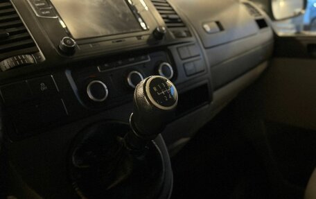 Volkswagen Caravelle T5, 2010 год, 1 650 000 рублей, 23 фотография