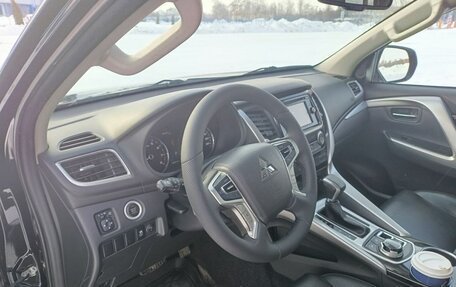 Mitsubishi Pajero Sport III рестайлинг, 2016 год, 2 980 000 рублей, 9 фотография