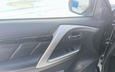 Mitsubishi Pajero Sport III рестайлинг, 2016 год, 2 980 000 рублей, 8 фотография