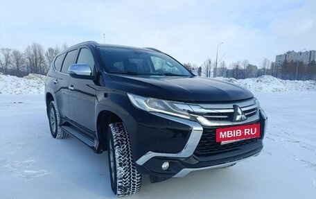 Mitsubishi Pajero Sport III рестайлинг, 2016 год, 2 980 000 рублей, 4 фотография