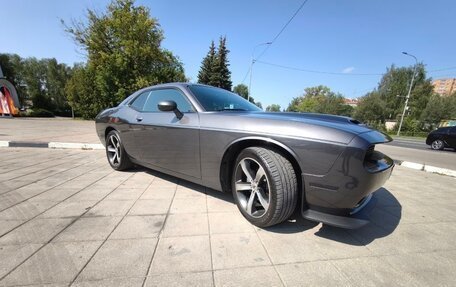 Dodge Challenger III рестайлинг 2, 2019 год, 1 650 000 рублей, 2 фотография