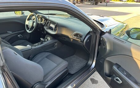 Dodge Challenger III рестайлинг 2, 2019 год, 1 650 000 рублей, 7 фотография