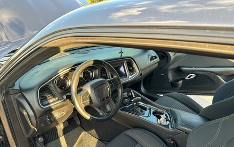 Dodge Challenger III рестайлинг 2, 2019 год, 1 650 000 рублей, 8 фотография