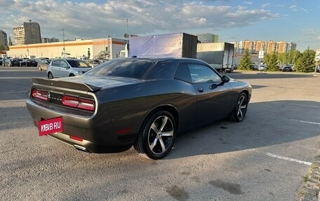 Dodge Challenger III рестайлинг 2, 2019 год, 1 650 000 рублей, 11 фотография