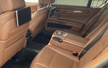 BMW 7 серия, 2013 год, 1 650 000 рублей, 11 фотография