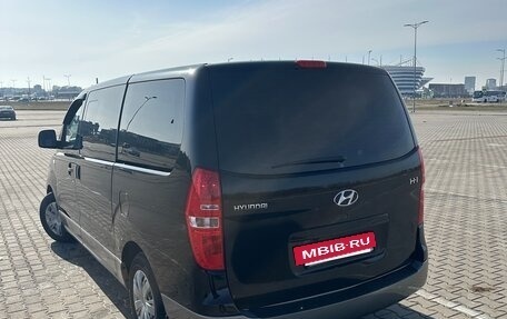 Hyundai H-1 II рестайлинг, 2013 год, 1 650 000 рублей, 4 фотография