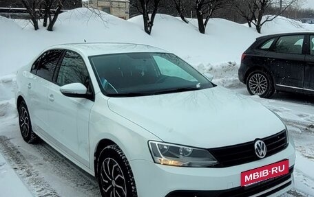 Volkswagen Jetta VI, 2016 год, 1 310 000 рублей, 2 фотография