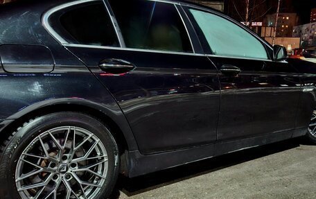 BMW 5 серия, 2013 год, 1 400 000 рублей, 3 фотография