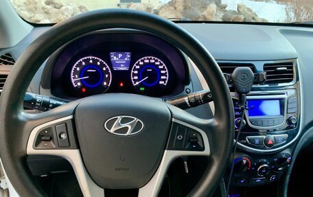 Hyundai Solaris II рестайлинг, 2013 год, 890 000 рублей, 11 фотография