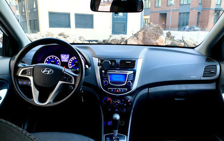 Hyundai Solaris II рестайлинг, 2013 год, 890 000 рублей, 10 фотография