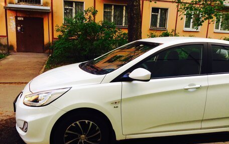 Hyundai Solaris II рестайлинг, 2013 год, 890 000 рублей, 16 фотография