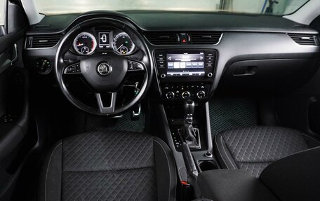 Skoda Octavia, 2018 год, 1 799 000 рублей, 6 фотография