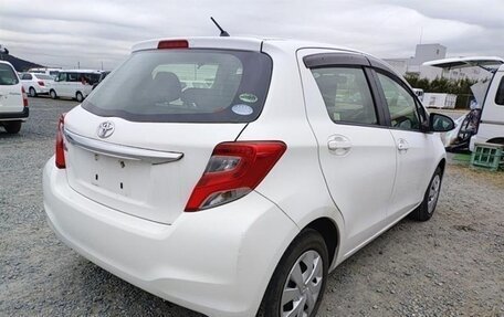 Toyota Vitz, 2015 год, 665 000 рублей, 2 фотография