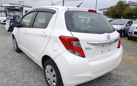 Toyota Vitz, 2015 год, 665 000 рублей, 3 фотография