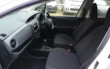 Toyota Vitz, 2015 год, 665 000 рублей, 6 фотография