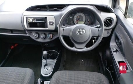 Toyota Vitz, 2015 год, 665 000 рублей, 5 фотография