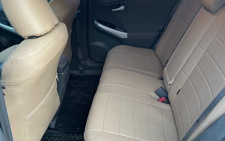 Toyota Prius, 2010 год, 1 090 000 рублей, 4 фотография