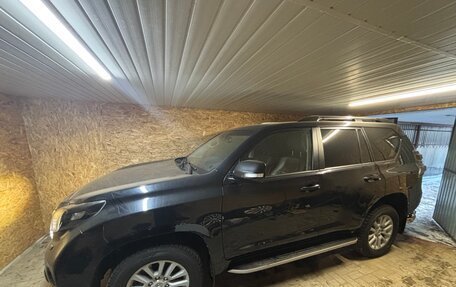 Toyota Land Cruiser Prado 150 рестайлинг 2, 2017 год, 4 750 000 рублей, 7 фотография