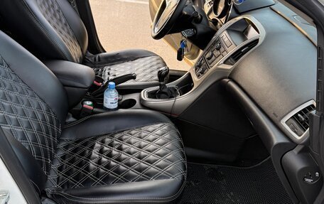 Opel Astra J, 2011 год, 880 000 рублей, 15 фотография