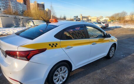 Hyundai Solaris II рестайлинг, 2017 год, 650 000 рублей, 4 фотография