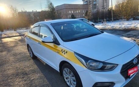 Hyundai Solaris II рестайлинг, 2017 год, 650 000 рублей, 5 фотография