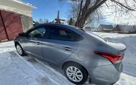 Hyundai Solaris II рестайлинг, 2017 год, 1 150 000 рублей, 3 фотография