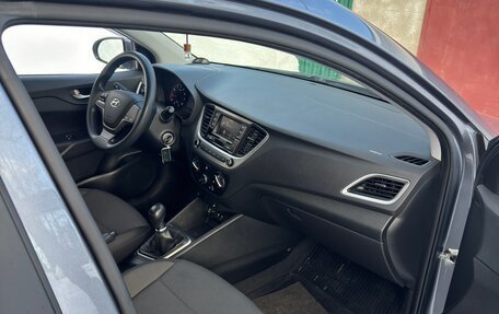 Hyundai Solaris II рестайлинг, 2017 год, 1 150 000 рублей, 12 фотография