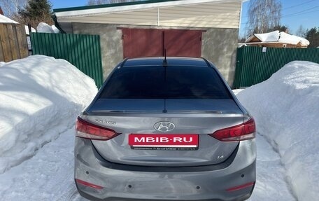 Hyundai Solaris II рестайлинг, 2017 год, 1 150 000 рублей, 4 фотография