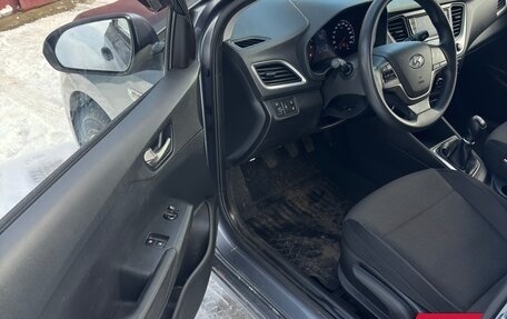 Hyundai Solaris II рестайлинг, 2017 год, 1 150 000 рублей, 8 фотография