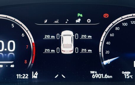 Toyota Camry, 2023 год, 3 350 000 рублей, 14 фотография