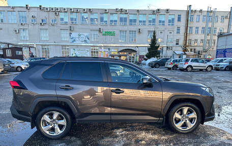 Toyota RAV4, 2021 год, 3 600 000 рублей, 7 фотография