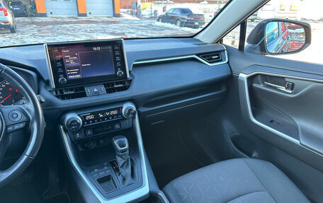 Toyota RAV4, 2021 год, 3 600 000 рублей, 11 фотография