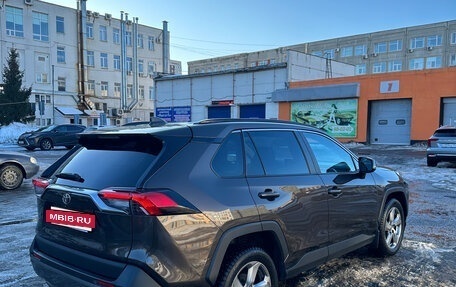 Toyota RAV4, 2021 год, 3 600 000 рублей, 6 фотография