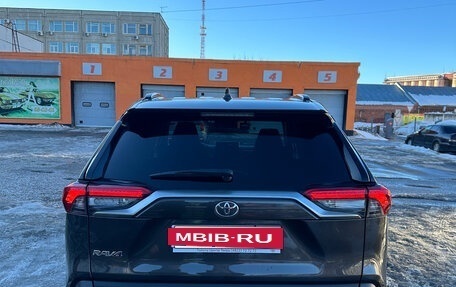 Toyota RAV4, 2021 год, 3 600 000 рублей, 5 фотография