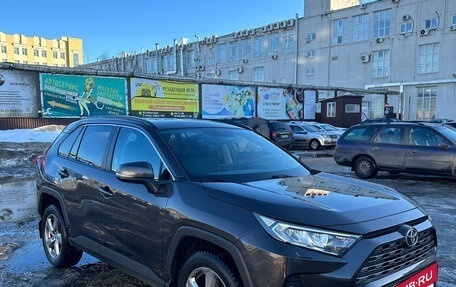Toyota RAV4, 2021 год, 3 600 000 рублей, 8 фотография