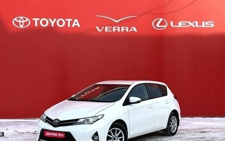 Toyota Auris II, 2013 год, 1 150 000 рублей, 1 фотография