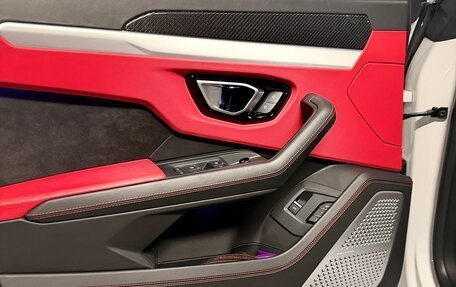 Lamborghini Urus I, 2020 год, 23 000 000 рублей, 38 фотография