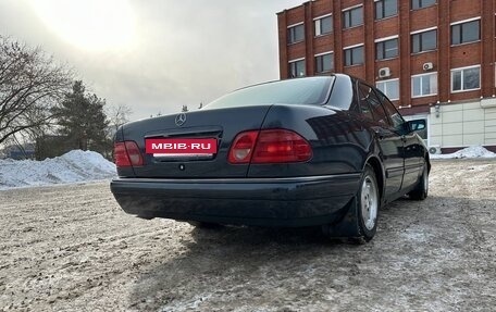 Mercedes-Benz E-Класс, 1997 год, 590 000 рублей, 4 фотография