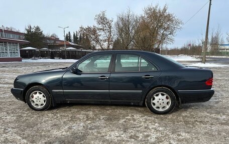 Mercedes-Benz E-Класс, 1997 год, 590 000 рублей, 8 фотография