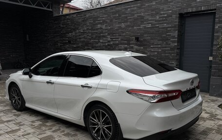 Toyota Camry, 2021 год, 2 990 000 рублей, 4 фотография