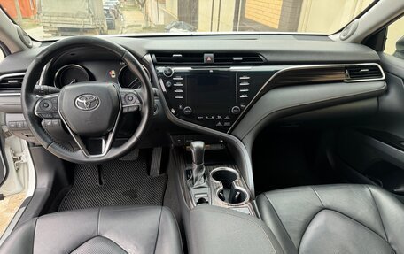 Toyota Camry, 2021 год, 2 990 000 рублей, 16 фотография