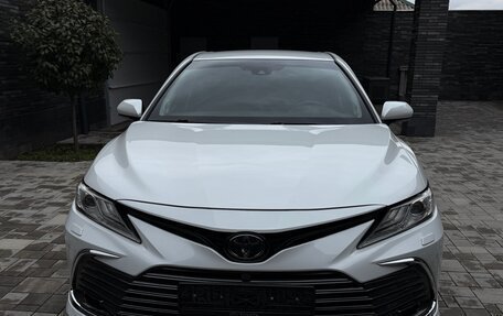 Toyota Camry, 2021 год, 2 990 000 рублей, 10 фотография