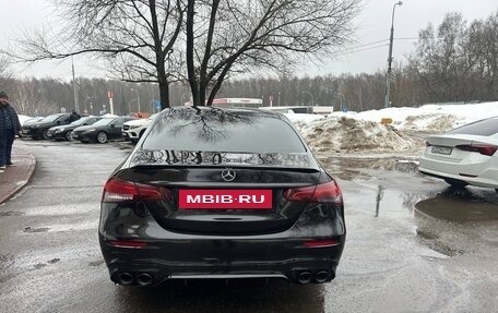 Mercedes-Benz E-Класс, 2020 год, 3 100 000 рублей, 4 фотография