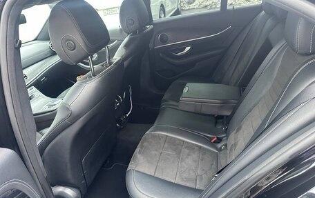 Mercedes-Benz E-Класс, 2020 год, 3 100 000 рублей, 11 фотография