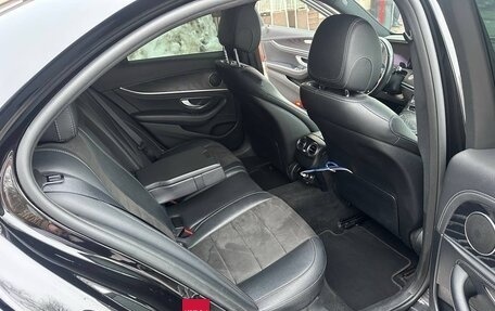 Mercedes-Benz E-Класс, 2020 год, 3 100 000 рублей, 15 фотография