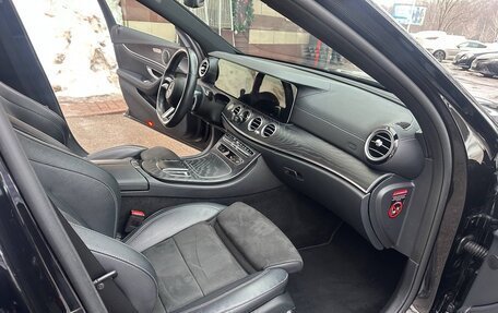 Mercedes-Benz E-Класс, 2020 год, 3 100 000 рублей, 17 фотография