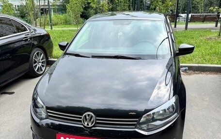 Volkswagen Polo VI (EU Market), 2011 год, 800 000 рублей, 2 фотография